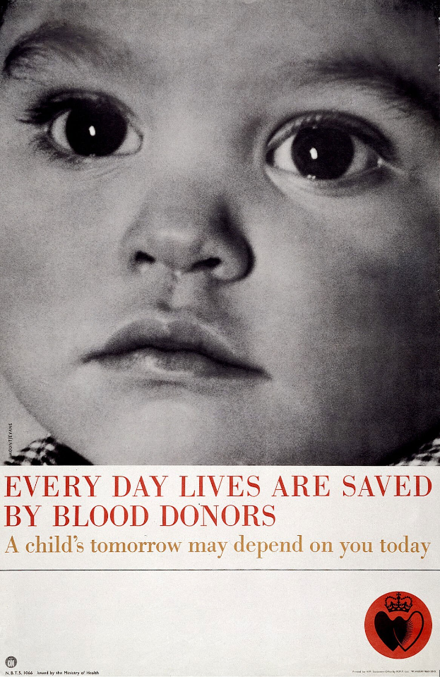 Plakat mit einem Kindergesicht in der Mitte und fetter schwarzer Schrift, die den Text 'Jeden Tag retten Blutspender Leben' umgibt.