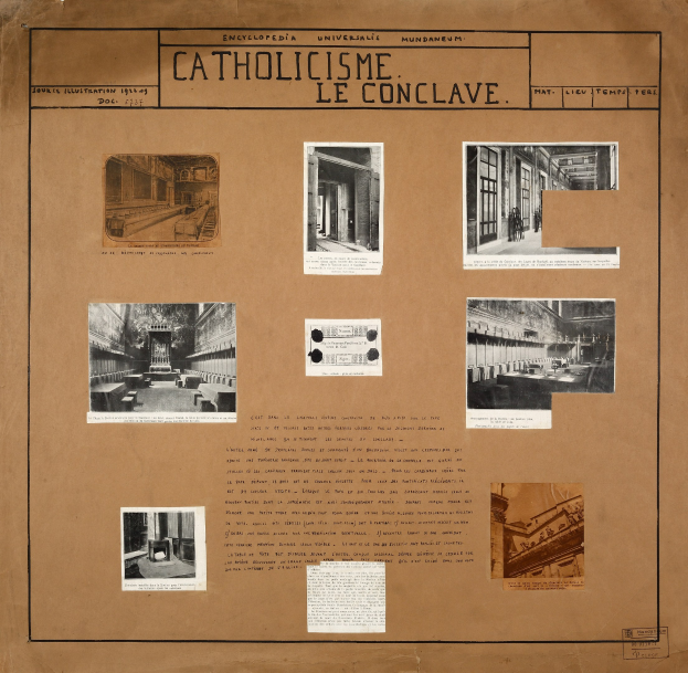 Ein Buch, das die Geschichte der katholischen Kirche zeigt, mit Bildern ihrer Räume, Gänge, Artefakte und erklärendem Text.