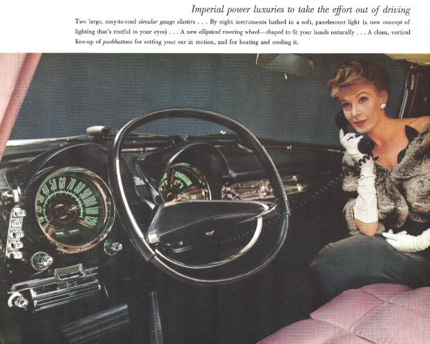Ein Magazinartikel zeigt das Innere eines Autos mit einem Mädchen auf der rechten Seite, das telefoniert, ein Lenkrad und ein Tachometer in der Mitte und ein Bedienfeld auf der linken Seite.