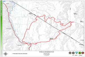 Detailierte Posterkarte einer geplanten Wanderroute zu einem Gipfel, einschließlich Route, Sehenswürdigkeiten und informativem Text mit Logos.