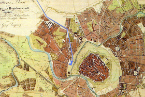 Ein detailliertes altes Stadtplan von Hamburg, Deutschland, mit Straßen, Gebäuden und Sehenswürdigkeiten, durchzogen von einer blauen Linie und Text mit Informationen über die Bevölkerung und bekannte Orte.
