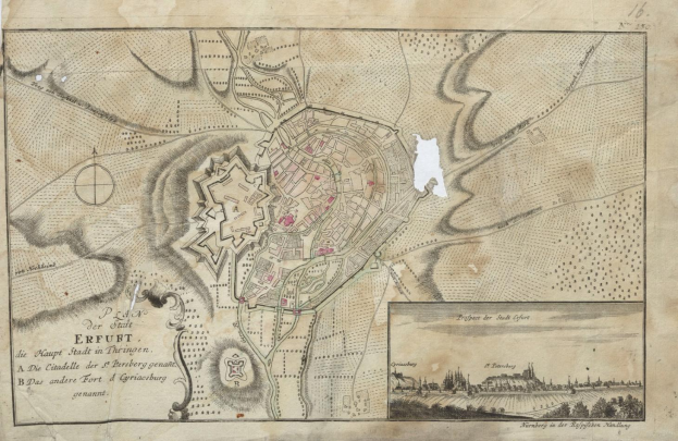 Ein detaillierter alter Stadtplan von Erfurt, Deutschland, mit Stra√en, Gebäuden und Sehenswürdigkeiten sowie begleitendem Text und Illustrationen.